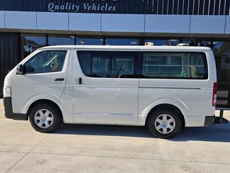 2017 Toyota Hiace - Thumbnail