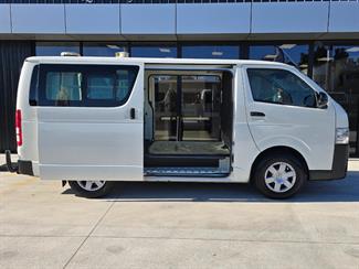 2017 Toyota Hiace - Thumbnail
