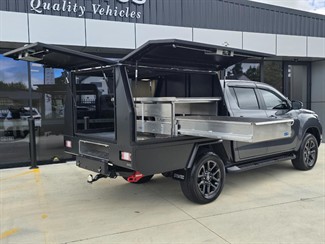 2023 Toyota Hilux - Thumbnail