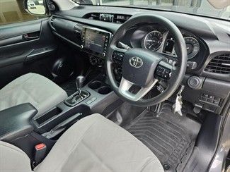 2023 Toyota Hilux - Thumbnail