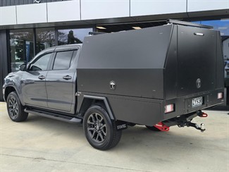 2023 Toyota Hilux - Thumbnail