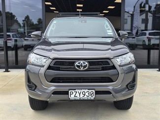 2023 Toyota Hilux - Thumbnail