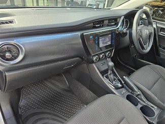 2018 Toyota Corolla - Thumbnail