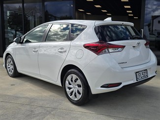 2018 Toyota Corolla - Thumbnail