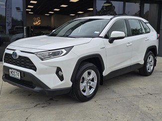 2019 Toyota Rav4 - Thumbnail