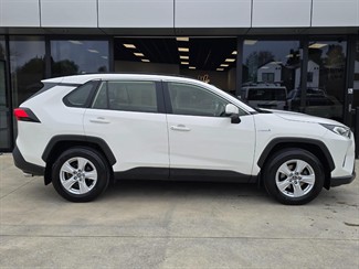 2019 Toyota Rav4 - Thumbnail