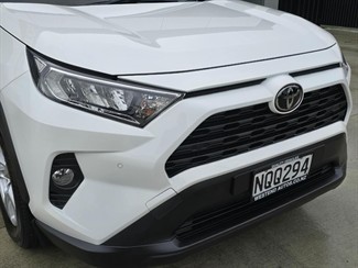 2021 Toyota RAV4 - Thumbnail