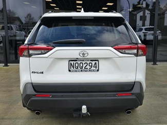 2021 Toyota RAV4 - Thumbnail