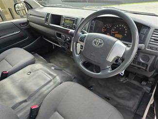 2014 Toyota Hiace - Thumbnail