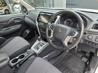 2022 Mitsubishi Triton - Thumbnail