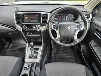 2022 Mitsubishi Triton - Thumbnail