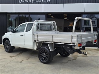 2022 Mitsubishi Triton - Thumbnail