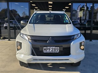 2020 Mitsubishi Triton - Thumbnail