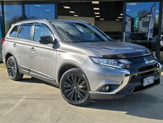 2021 Mitsubishi Outlander - Thumbnail