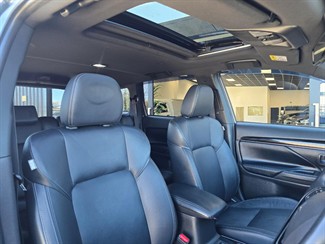 2021 Mitsubishi Outlander - Thumbnail