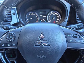 2021 Mitsubishi Outlander - Thumbnail