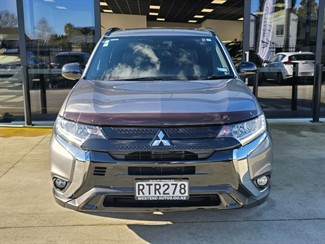 2021 Mitsubishi Outlander - Thumbnail
