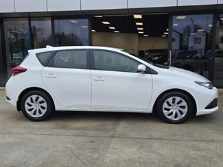 2018 Toyota Corolla - Thumbnail