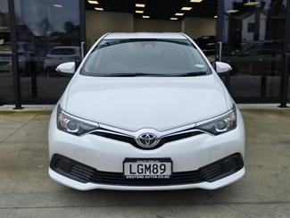 2018 Toyota Corolla - Thumbnail
