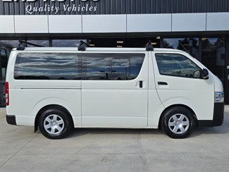 2016 Toyota Hiace - Thumbnail