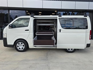 2016 Toyota Hiace - Thumbnail