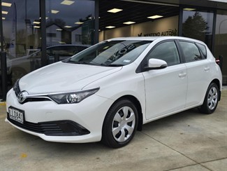 2018 Toyota Corolla - Thumbnail