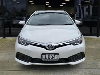 2018 Toyota Corolla - Thumbnail