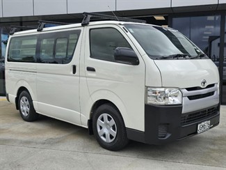 2015 Toyota Hiace - Thumbnail