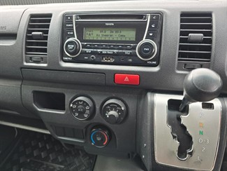 2015 Toyota Hiace - Thumbnail