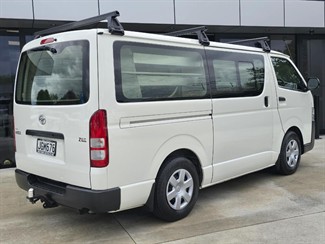 2015 Toyota Hiace - Thumbnail