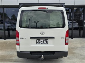 2015 Toyota Hiace - Thumbnail