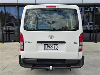 2018 Toyota Hiace - Thumbnail