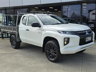 2021 Mitsubishi Triton - Thumbnail