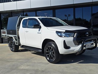 2023 Toyota Hilux - Thumbnail