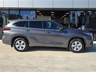 2021 Toyota Highlander - Thumbnail
