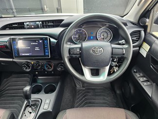 2017 Toyota Hilux - Thumbnail