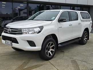 2017 Toyota Hilux - Thumbnail