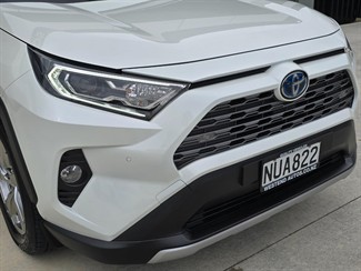 2021 Toyota RAV4 - Thumbnail