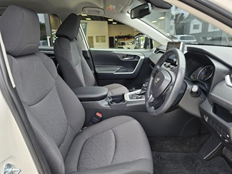 2021 Toyota RAV4 - Thumbnail