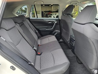 2021 Toyota RAV4 - Thumbnail