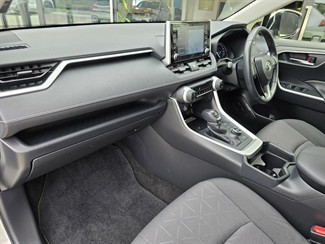 2021 Toyota RAV4 - Thumbnail