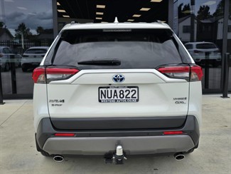 2021 Toyota RAV4 - Thumbnail