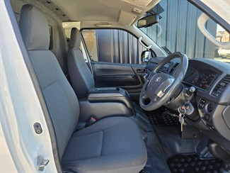2015 Toyota Hiace - Thumbnail