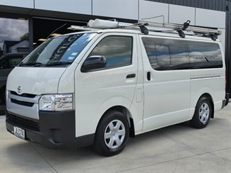 2015 Toyota Hiace - Thumbnail
