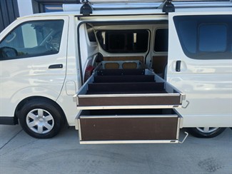 2015 Toyota Hiace - Thumbnail
