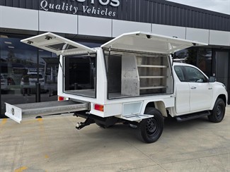2016 Toyota Hilux - Thumbnail