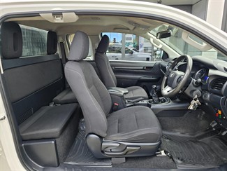 2016 Toyota Hilux - Thumbnail