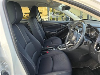 2021 Mazda 2 - Thumbnail