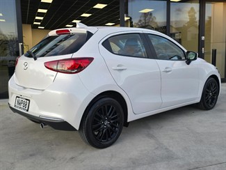 2021 Mazda 2 - Thumbnail
