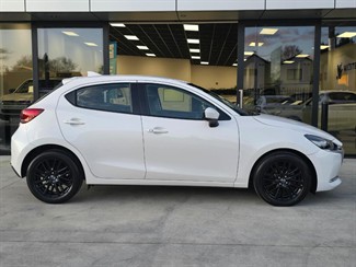 2021 Mazda 2 - Thumbnail